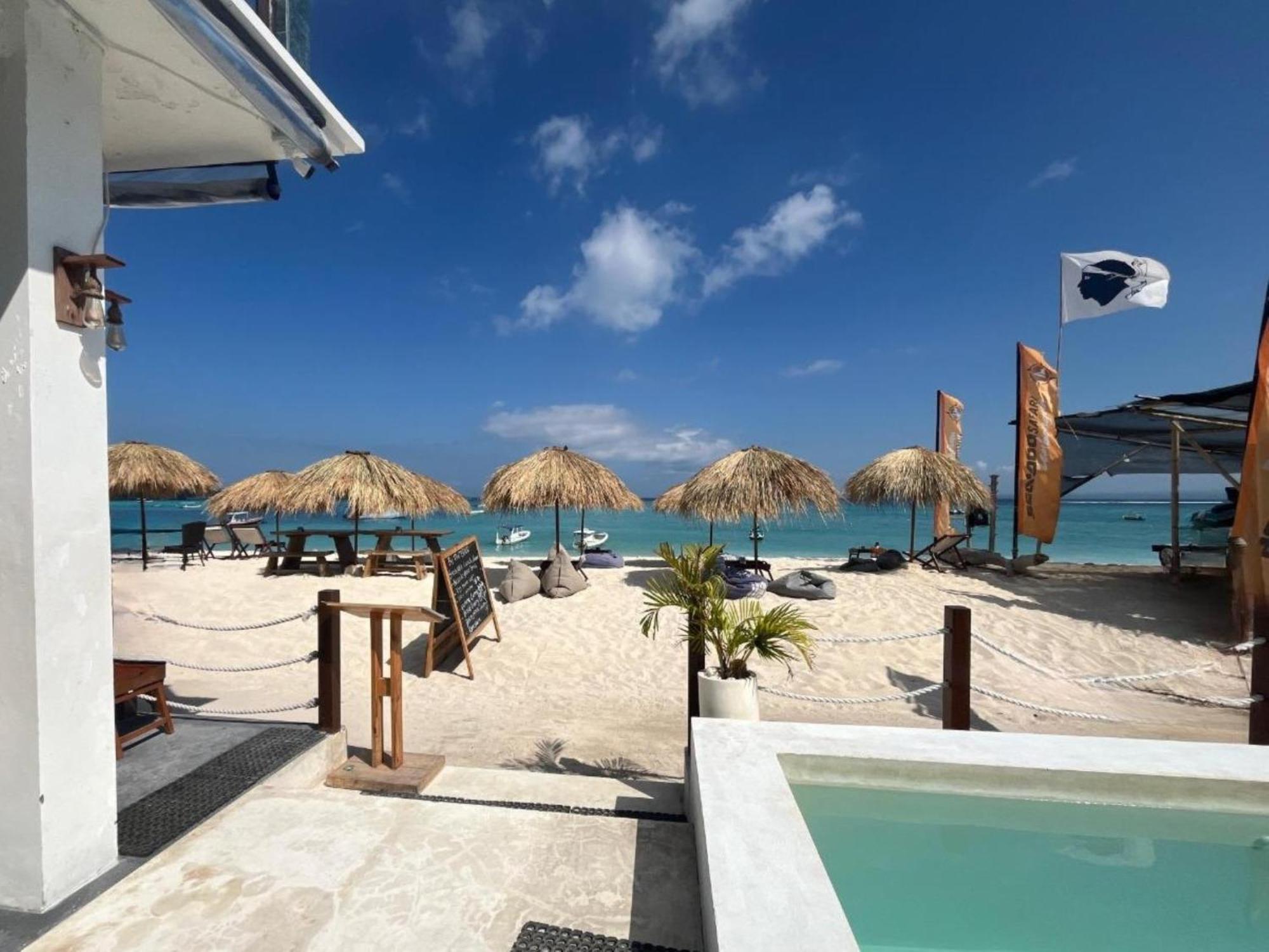 The Beach Huts Lembongan Exterior photo